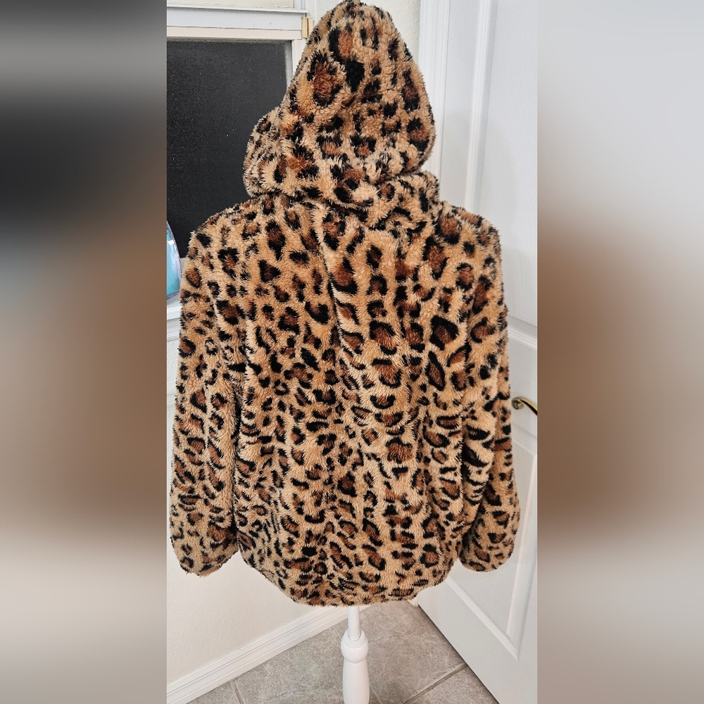 Shein Cozy Leopard Print Hoodie - Brown Faux Fur Pullover. - Picture 7 of 7